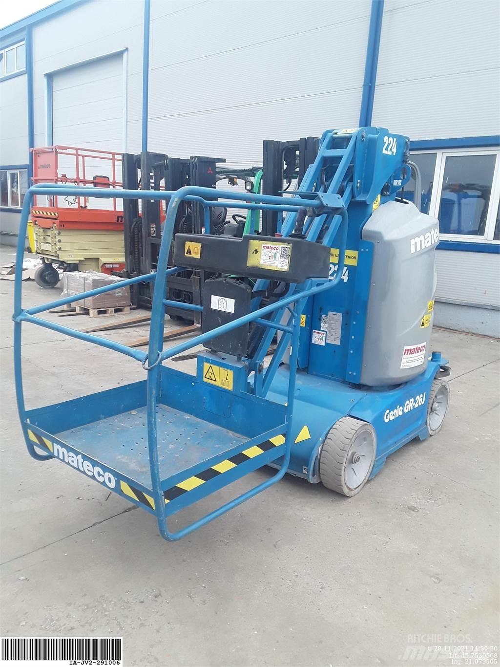 Genie GR26J Vertical mast lifts