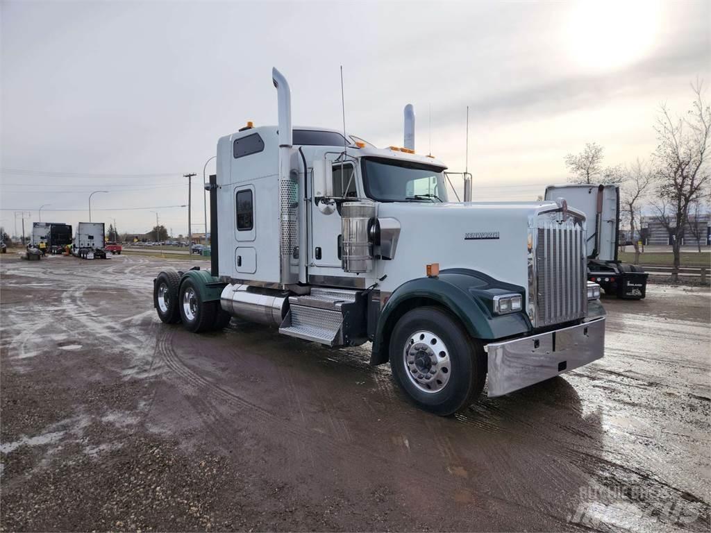 Kenworth W900L Tractor Units