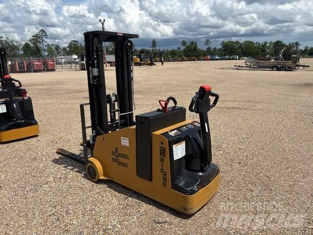 Big Joe CB-22 Self propelled stackers
