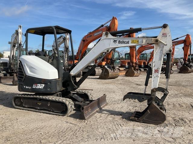 Bobcat E32 Crawler excavators
