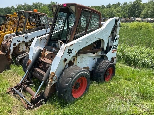 Bobcat S250 Skid steer loaders