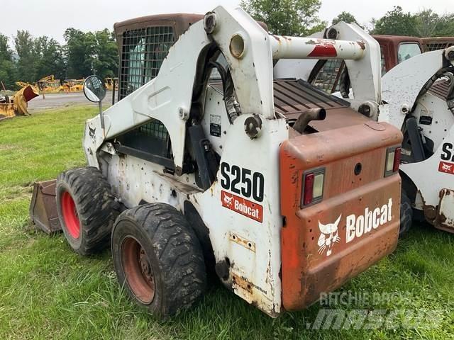 Bobcat S250 Skid steer loaders