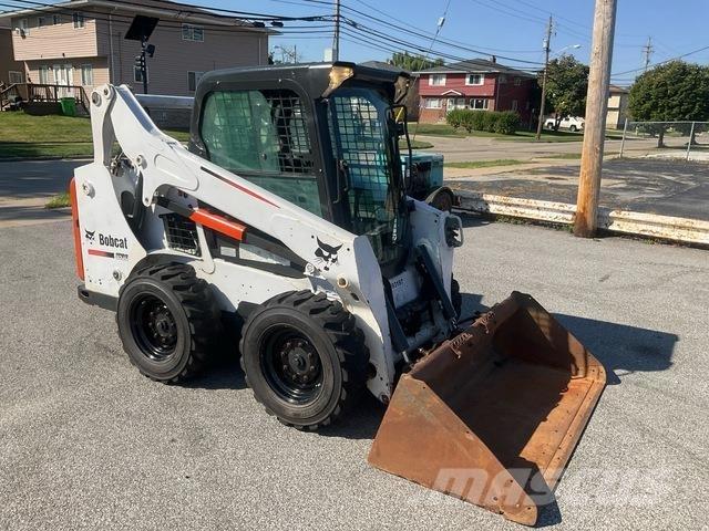 Bobcat S530 Skid steer loaders