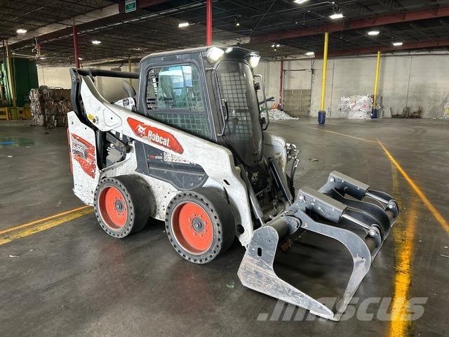Bobcat S66 Skid steer loaders