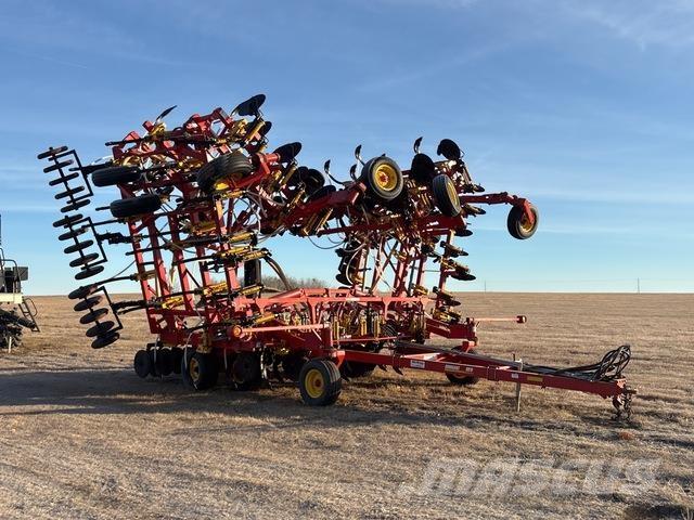 Bourgault 8810 Drills