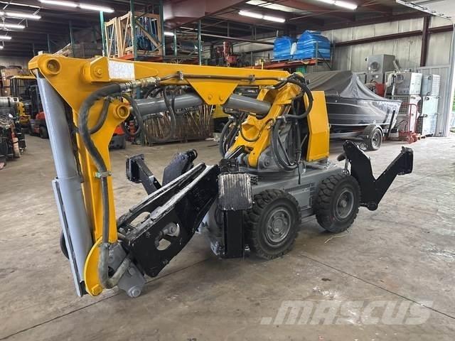 Brokk BM250E Demolition excavators