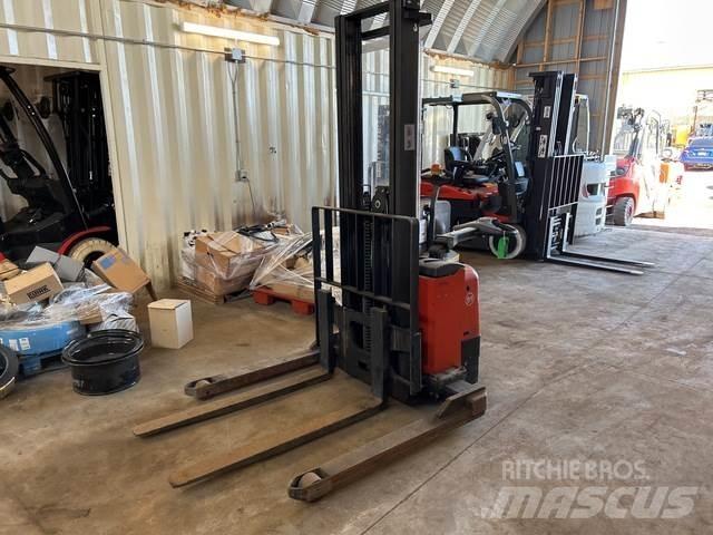 BT SWE1209 Medium lift order picker