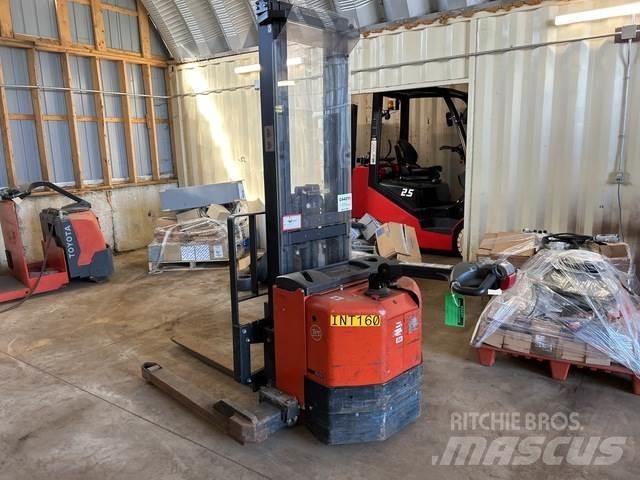 BT SWE1209 Medium lift order picker