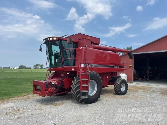 Case IH 2344 Combine harvesters