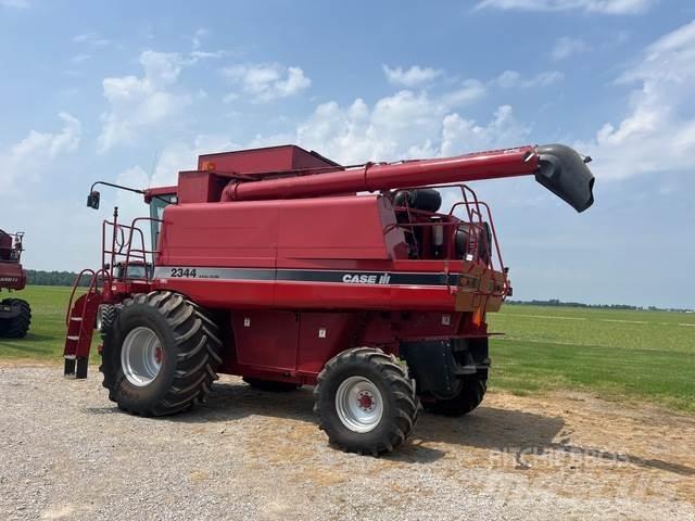 Case IH 2344 Combine harvesters