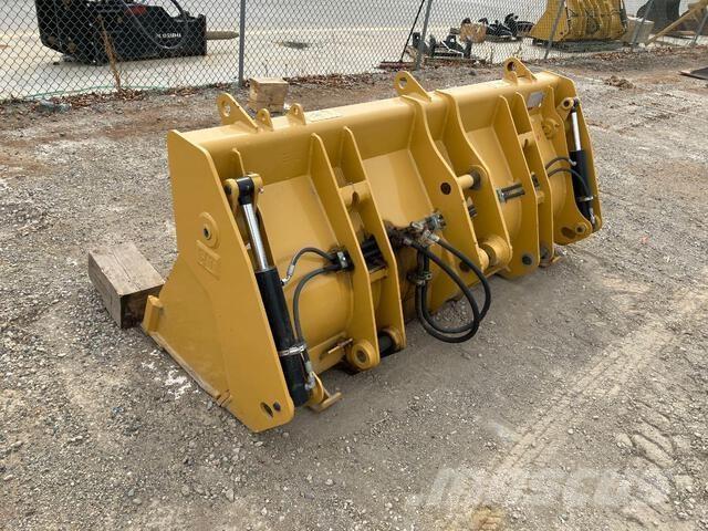 CAT  Backhoe loaders