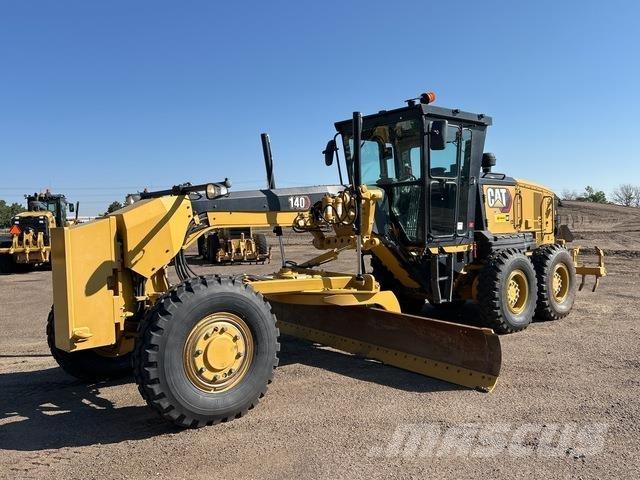 CAT 140 Graders