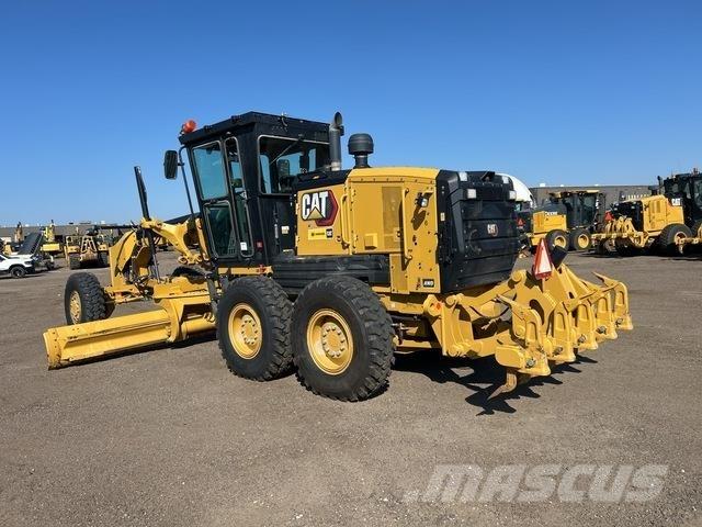 CAT 140 Graders