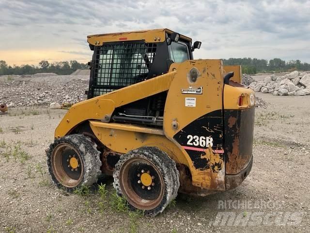 CAT 236B Skid steer loaders