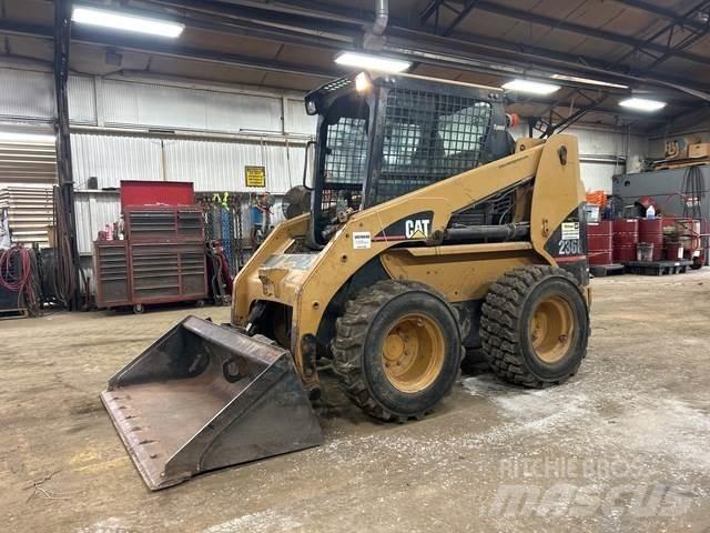 CAT 236B Skid steer loaders