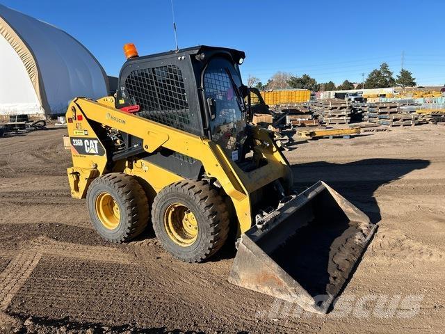 CAT 236D Skid steer loaders