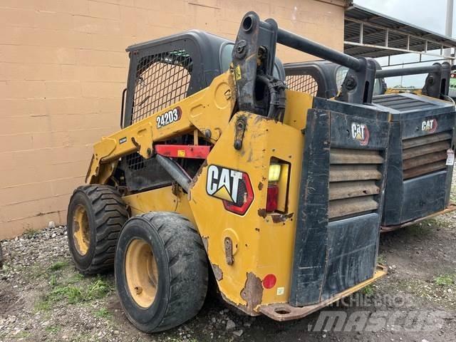 CAT 242D3 Skid steer loaders