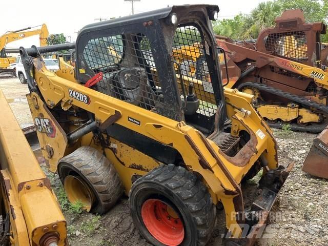 CAT 242D3 Skid steer loaders