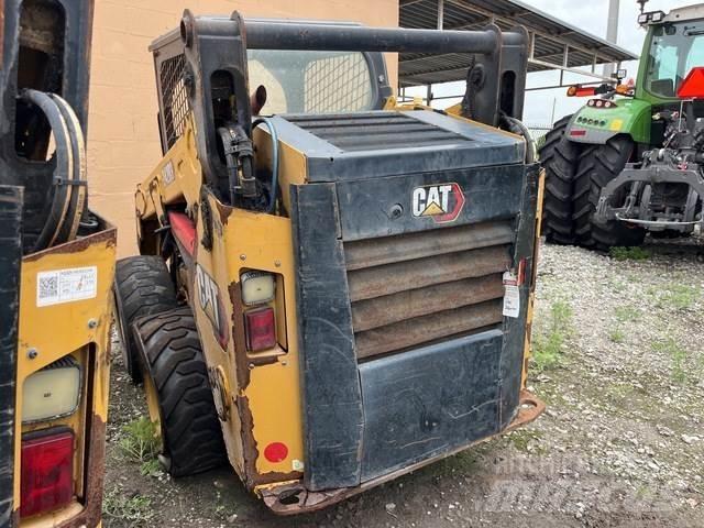 CAT 242D3 Skid steer loaders