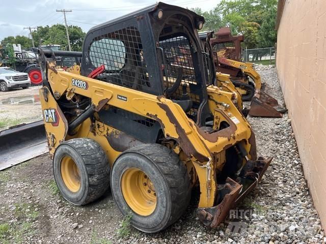 CAT 242D3 Skid steer loaders