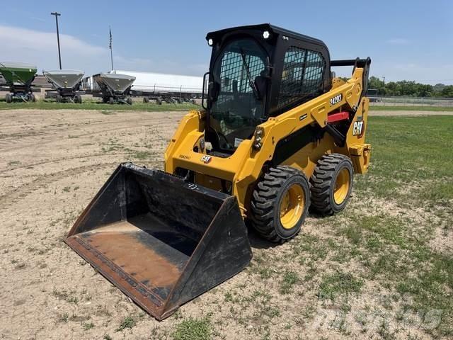 CAT 242D3 Skid steer loaders