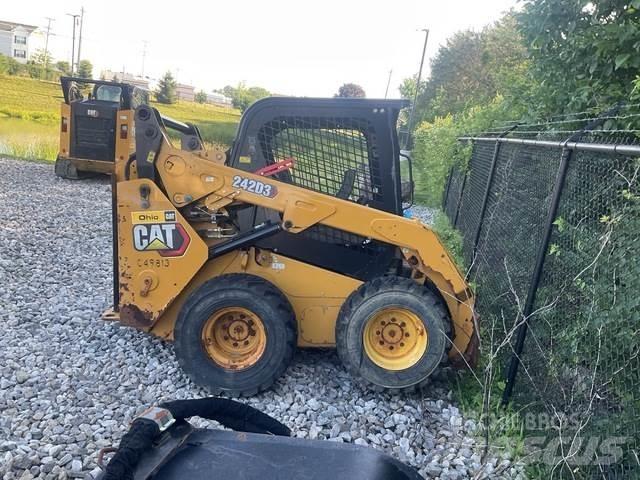 CAT 242D3 Skid steer loaders
