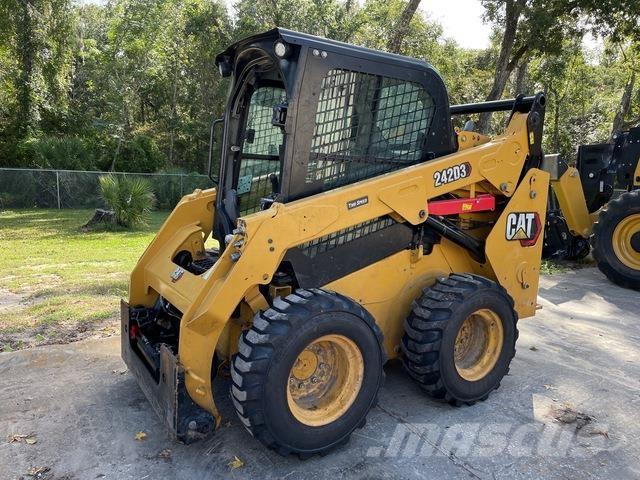CAT 242D3 Skid steer loaders