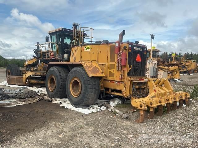 CAT 24M Graders