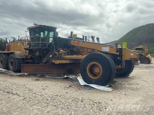 CAT 24M Graders