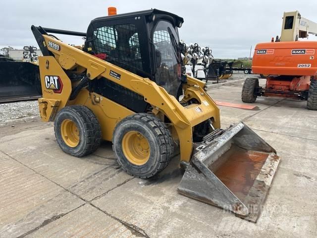 CAT 262D3 Skid steer loaders
