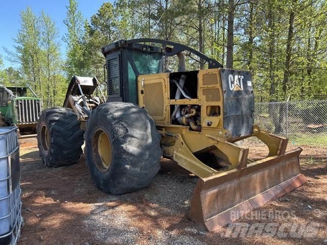 CAT 535D Skidders