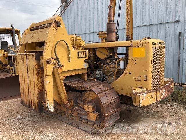 CAT 561C Pipelayer dozers