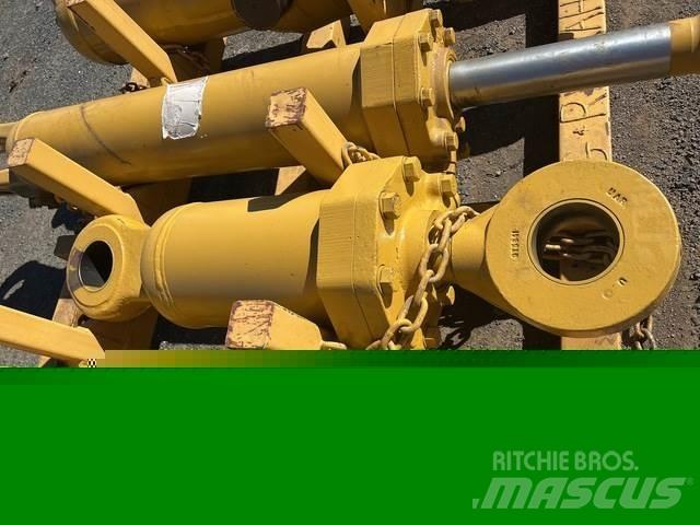CAT 657E Transportation - Others