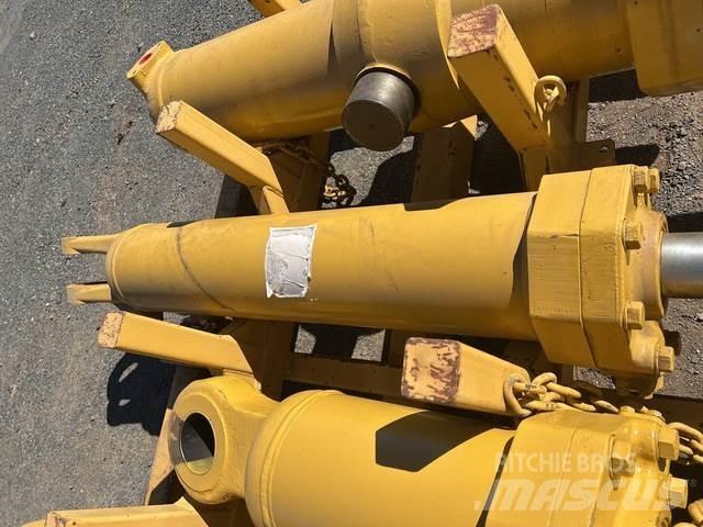 CAT 657E Transportation - Others