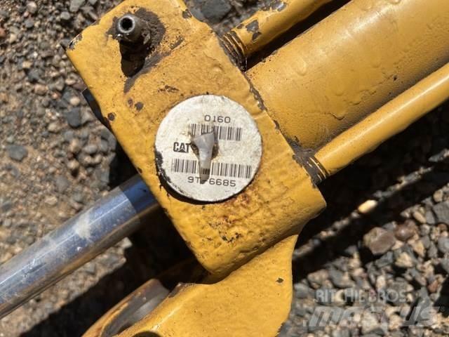 CAT 657E Transportation - Others