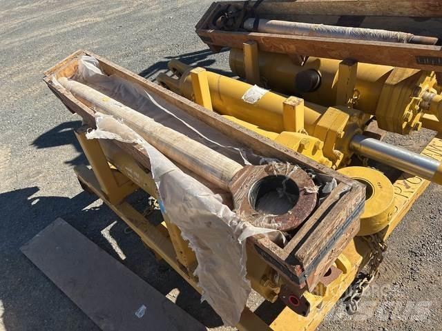 CAT 657E Transportation - Others