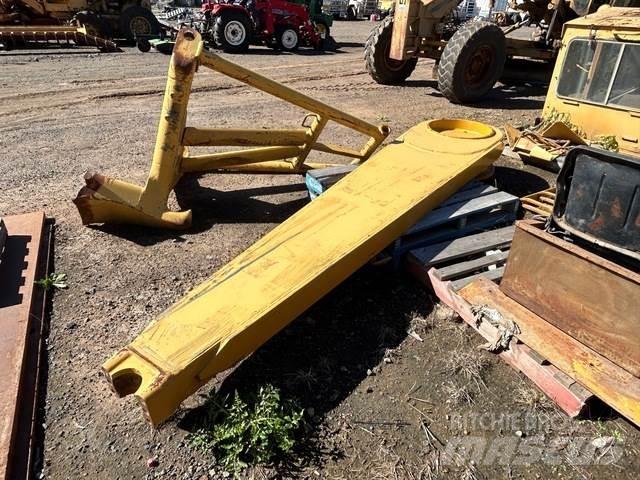 CAT 657E Transportation - Others
