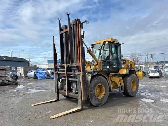 CAT 938K Rough terrain trucks