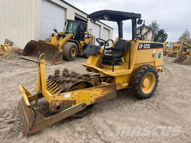 CAT CP-323C Single drum rollers