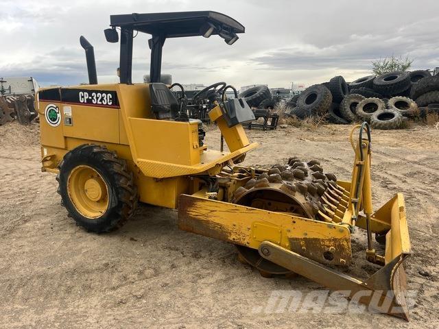 CAT CP-323C Single drum rollers