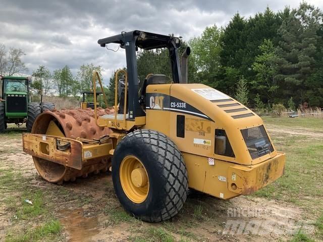 CAT CS-533E Single drum rollers