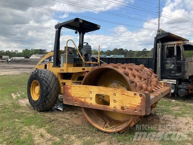 CAT CS-533E Single drum rollers