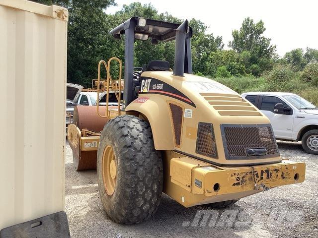 CAT CS-563E Single drum rollers