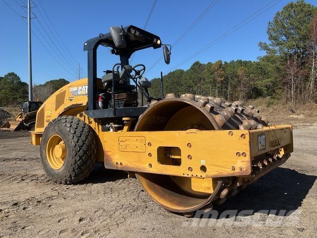 CAT CS56B Single drum rollers