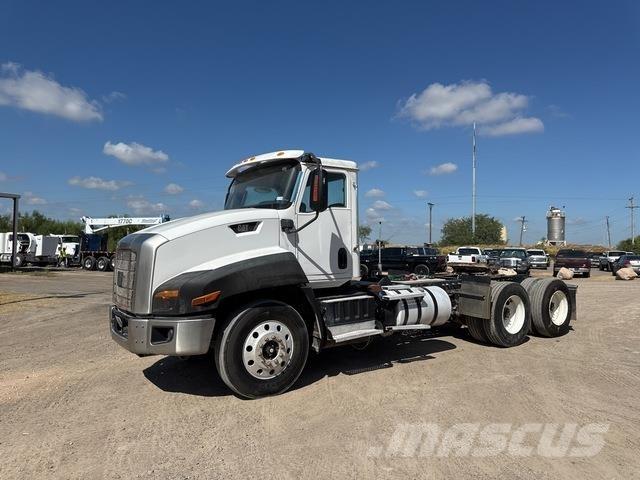 CAT CT660S Tractor Units