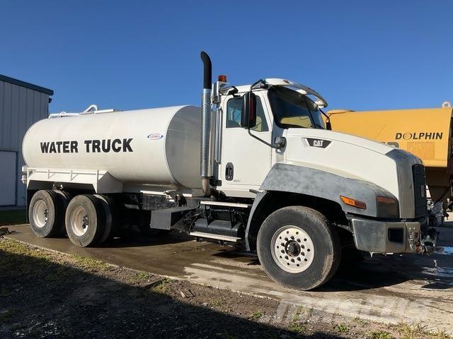 CAT CT660S Water tankers