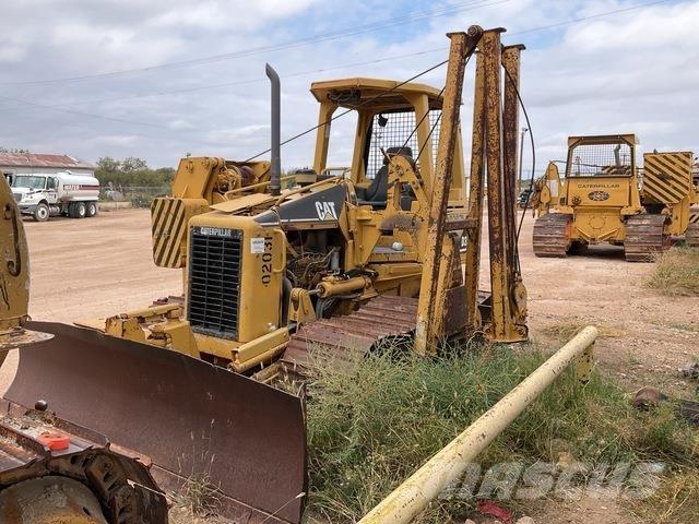 CAT D3G Pipelayer dozers