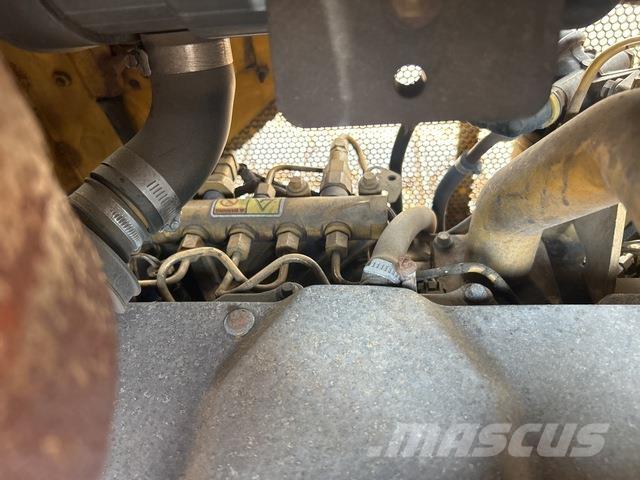 CAT D4K LGP Crawler dozers