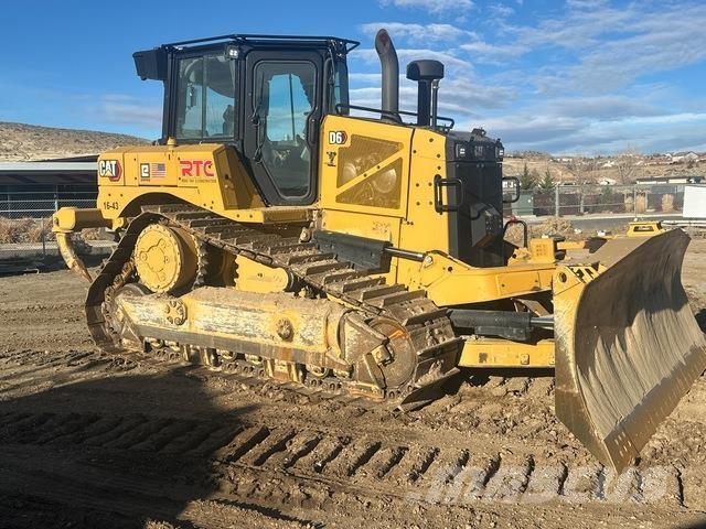 CAT D6 Crawler dozers