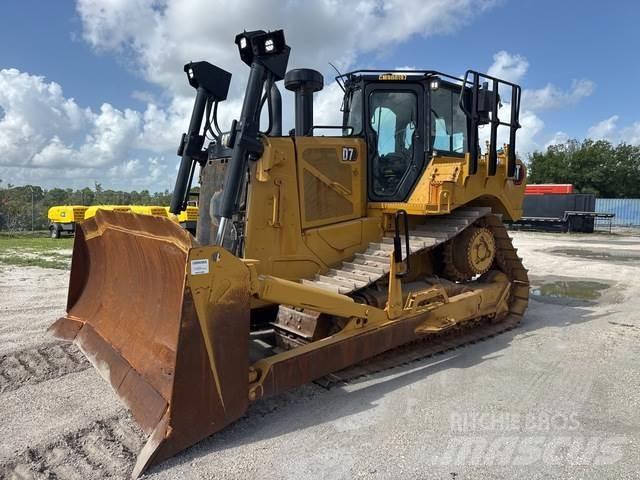 CAT D7 Crawler dozers